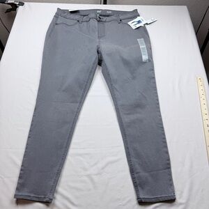dip Gray Mid-Rise Jegging